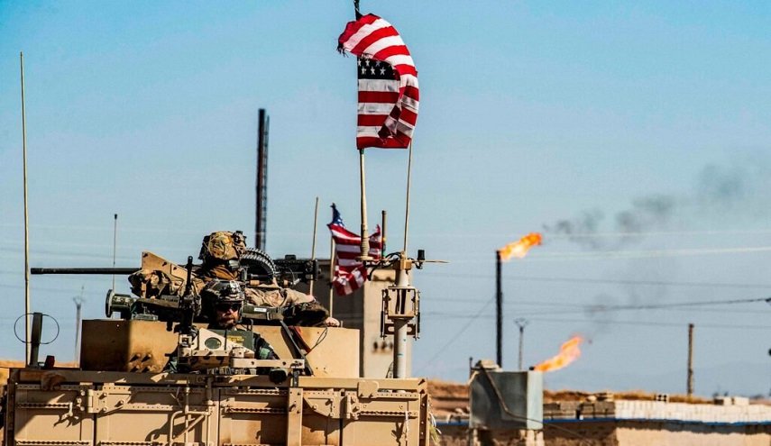 الإحتلال الأمريكي يواصل سرقة النفط السوري
