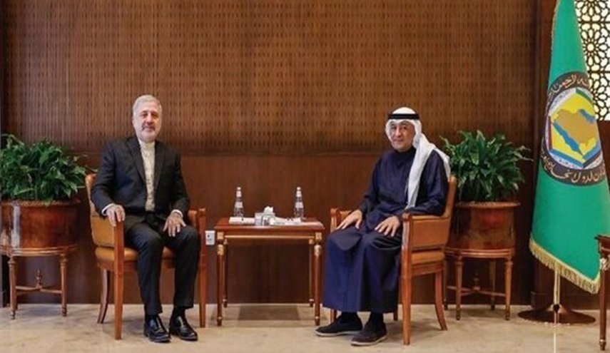 السفير الإيراني في الرياض يلتقي جاسم محمد البديوي