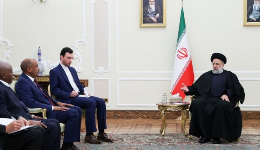 رئيسي : ایران ترحب باعادة العلاقات بين طهران والخرطوم