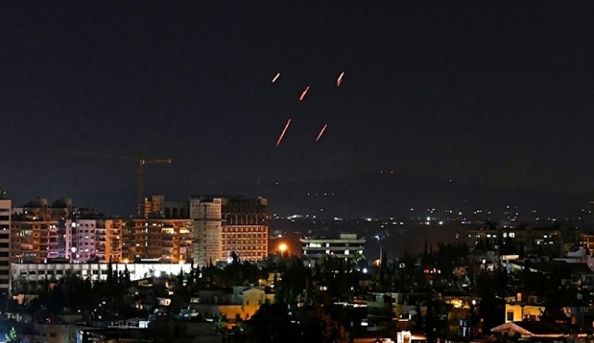 مقابله پدافند هوایی سوریه با اهداف متخاصم در حومه دمشق
