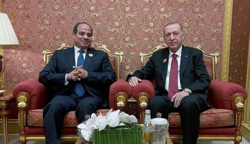 أردوغان يصل القاهرة لأول مرة منذ 12 عاما