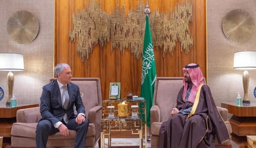 ولي العهد السعودي يستقبل رئيس مجلس الدوما الروسي في الرياض