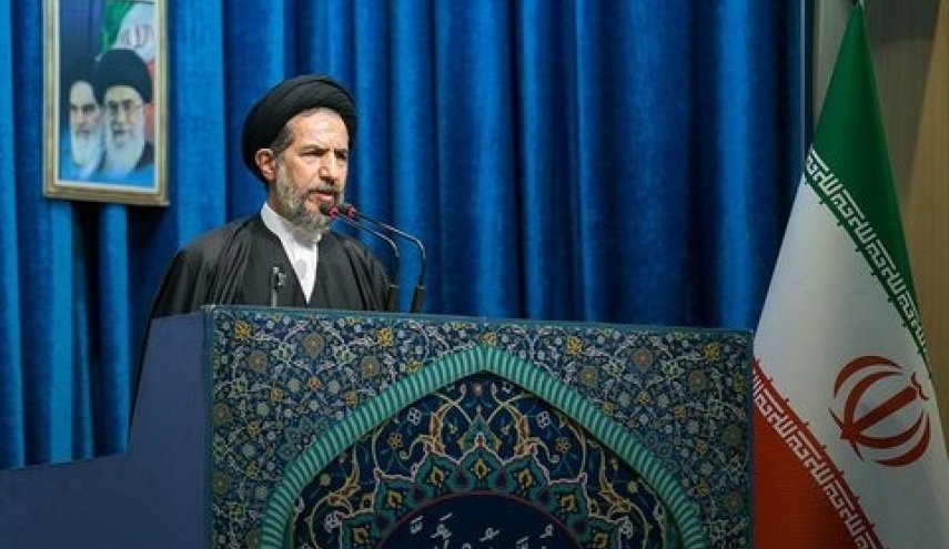 خطيب جمعة طهران: الوحدة الوطنية والإسلامية استراتيجية لتعزيز الاقتدار الوطني