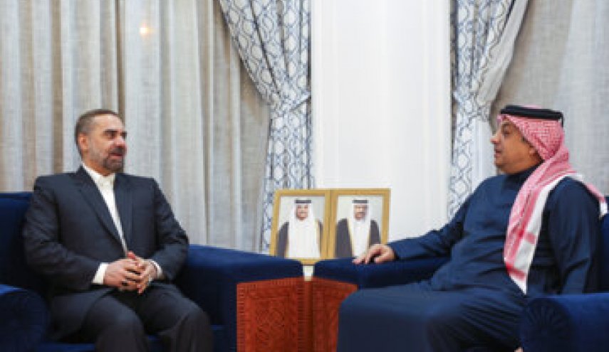 وزيرا دفاع إيران وقطر يلتقيان في الدوحة