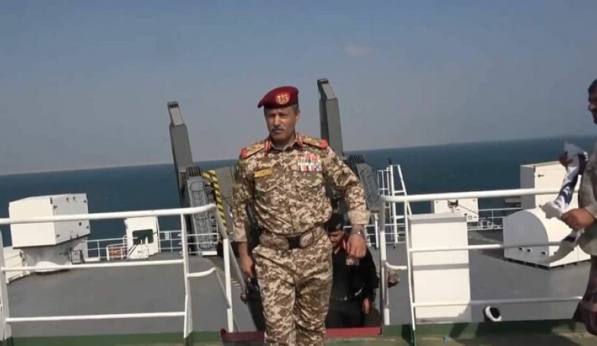 تصريحات نارية لوزير دفاع اليمن حول المواجهات البحرية مع أمريكا وبريطانيا