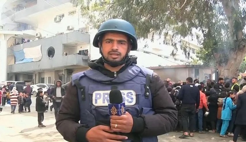 صهیونیستها خبرنگار الجزیره در بیمارستان الشفاء در غزه را بازداشت کردند