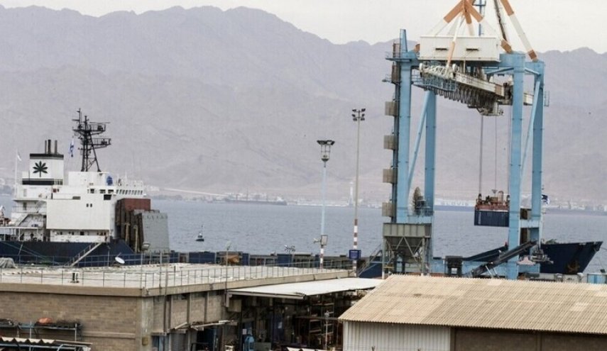 نصف عمال ميناء إيلات مهددون بالطرد بسبب الأزمة المالية