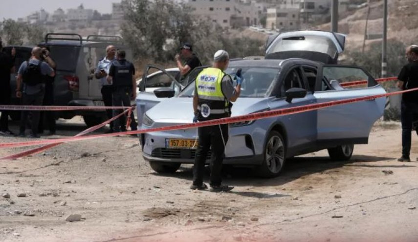 اصابة 3 مستوطنين في استهداف حافلتين بالضفة الغربية
