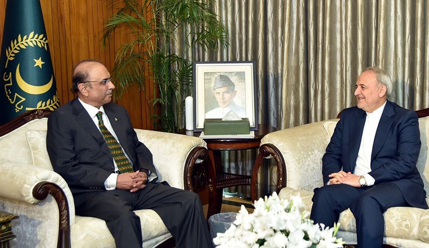 رئيس باكستان يدعو لتعزيز العلاقات الاقتصادية مع إيران