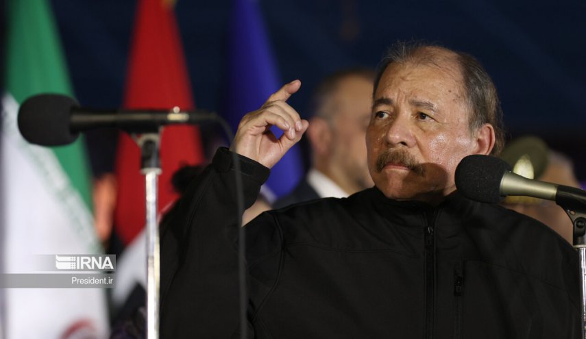 رئيس نيكاراغوا يهنئ إيران بذكرى تاسيس الجمهورية الاسلامية 
