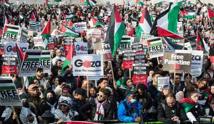 مناصرون لفلسطين في “كمبريدج” يحرجون وزيرة الداخلية البريطانية السابقة