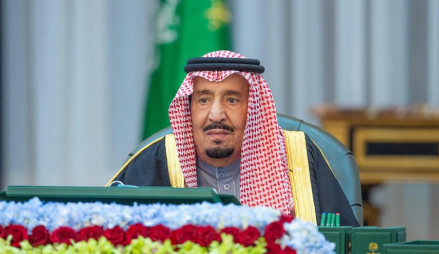 فحوصات طبية للملك السعودي إثر معاناته من ارتفاع الحرارة