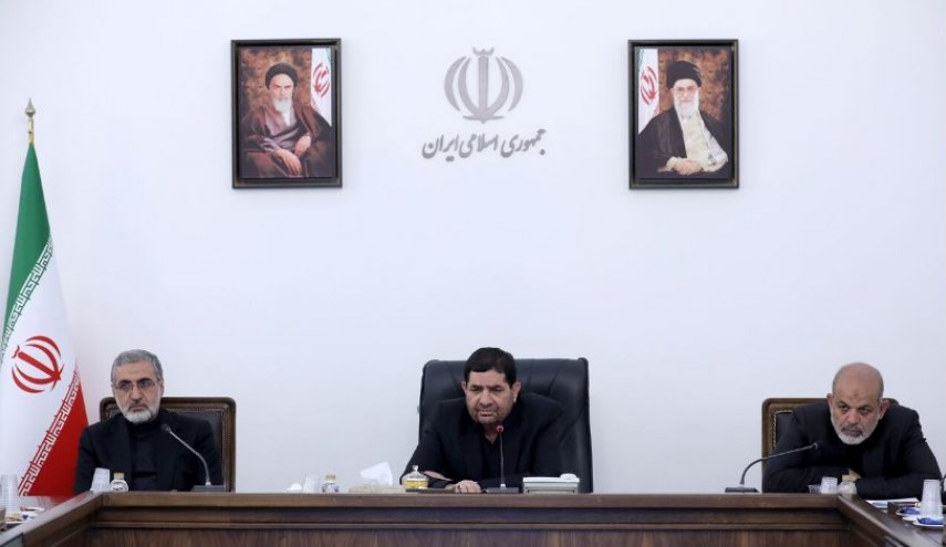 المجلس الاقتصادي الإيراني یقرر زيادة إنتاج النفط في البلاد الى 4 ملايين برميل يوميا