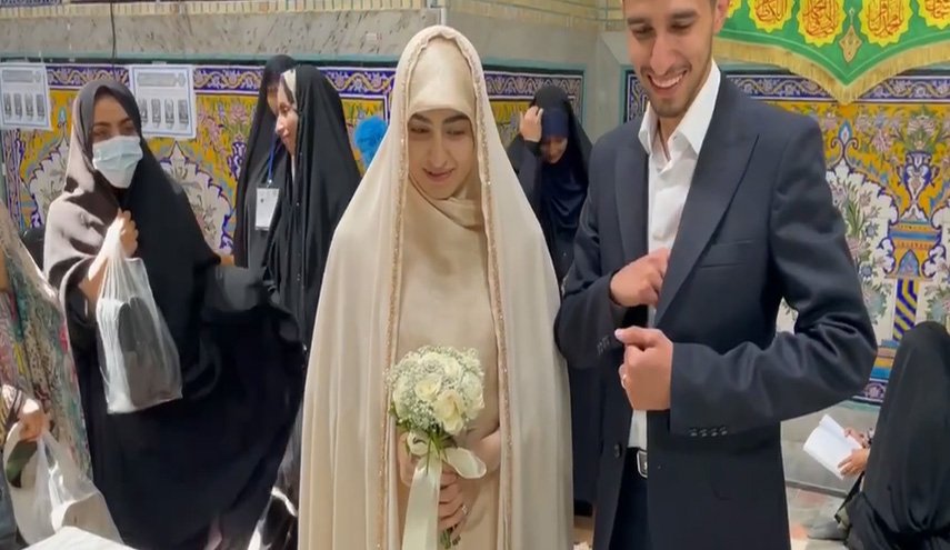 حضور تازه عروس و داماد مشهدی پای صندوق رای + عکس