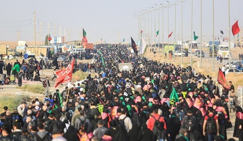 40 ألفا من كوادر الهلال الأحمر الايراني يقدمون خدمات لزوار الأربعين في حدود البلاد