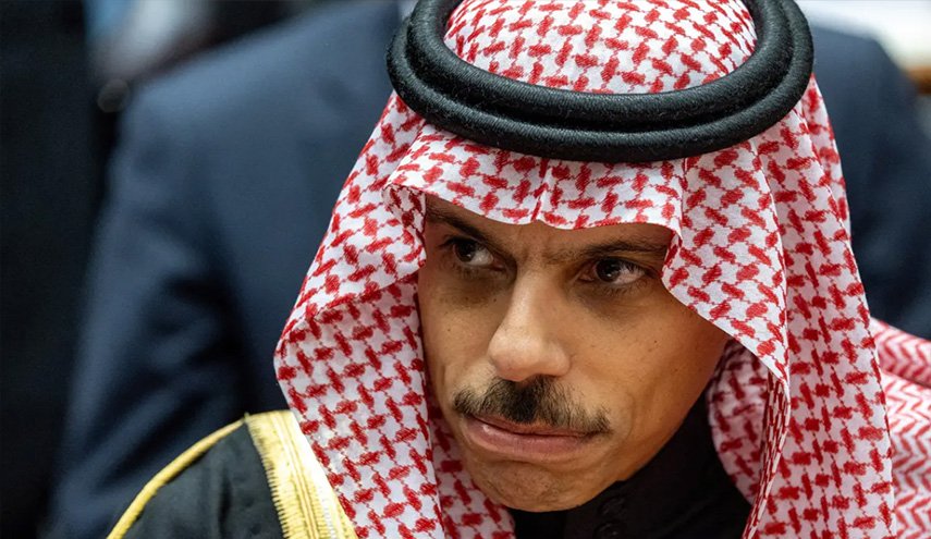 وزير الخارجية السعودي يصل بغداد