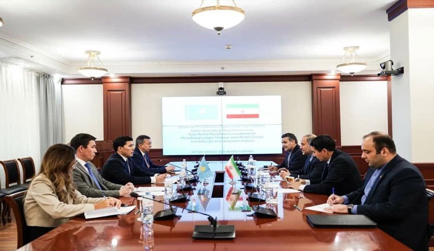 إيران وكازاخستان تؤكدان تطوير التعاون السياحي والاقتصادي الثنائي