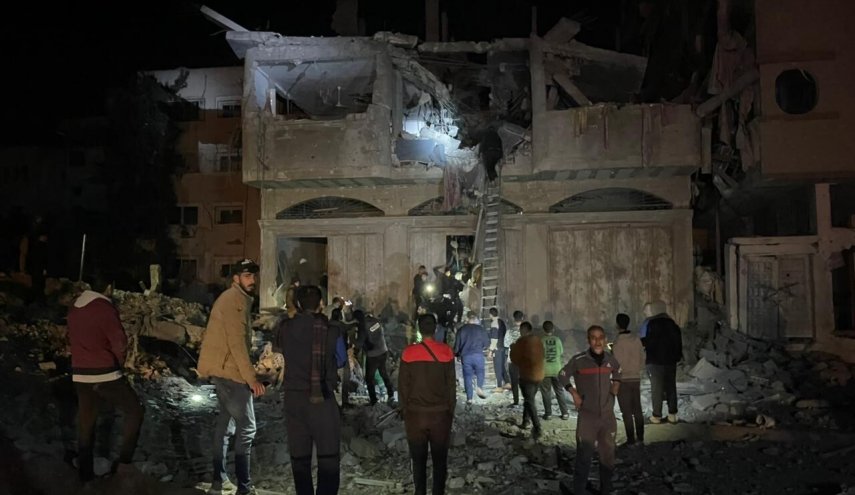 غزة.. أكثر من 40 شهيداً في قصف الاحتلال منزلاً يؤوي نازحين في تل الزعتر
