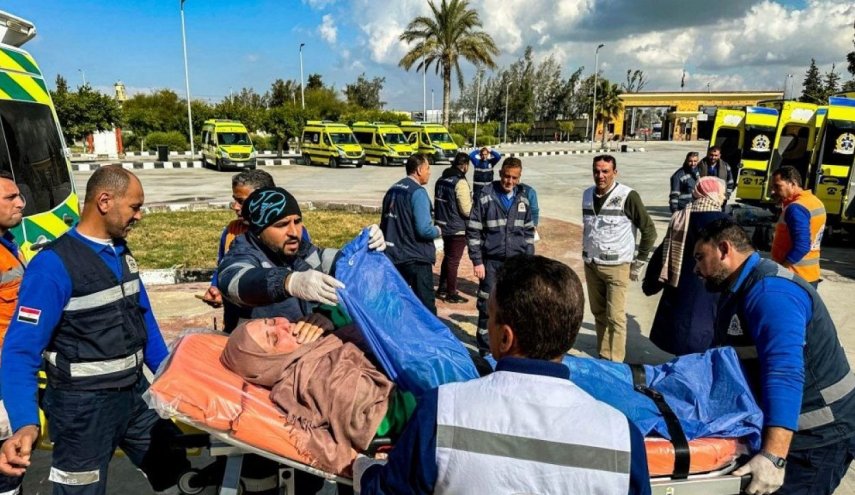 تأجيل سفر دفعة من مرضى وجرحى غزة بسبب مماطلة الاحتلال