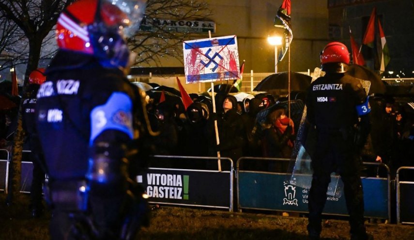 اسبانيا..مظاهرة حاشدة بفيتوريا ضد فريق 