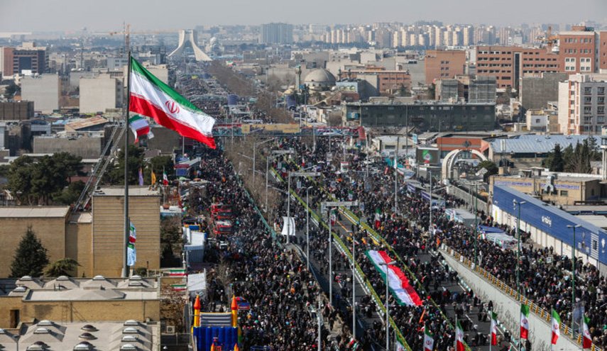 حزب الله مهنئا بذكرى انتصار الثورة: ثوابت الثورة ضمانة مستقبل الأمة