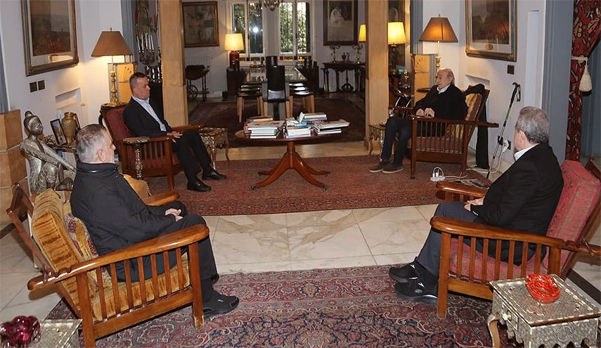 حزب الله يسلم جنبلاط دعوة لحضور تشييع السيدين نصر الله وصفي الدين