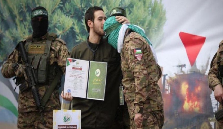 كاتبةٌ أمريكية: لو كان لحماس جيشٌ لكان الأكثر أخلاقيَّةً في العالم