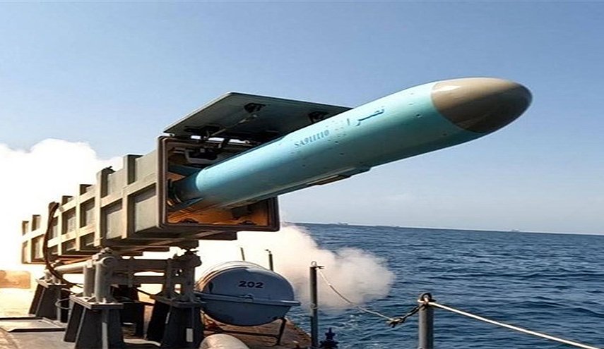 الجيش الإيراني وحرس الثورة ينفذان عملية صاروخية شمال المحيط الهندي