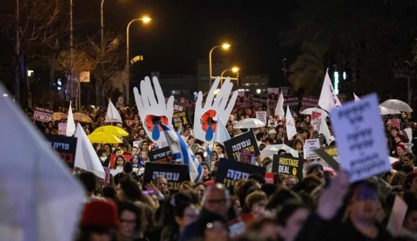 'عائلات المحتجزين بغزة': نتنياهو يُتاجر بحياة أبنائنا وعودة الحرب تقتلهم