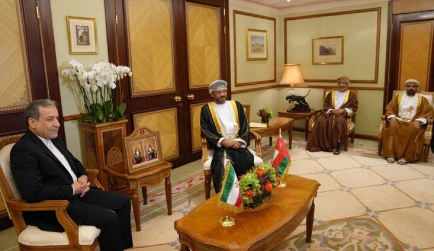 سلطنة عمان: أجرينا مشاورات مثمرة مع وزير الخارجية الإيراني