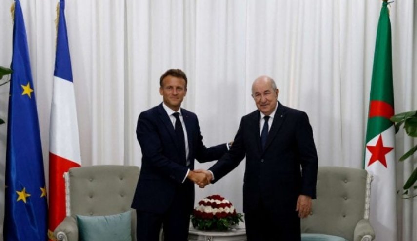الرئيسان الفرنسي والجزائري يعلنان عودة العلاقات بين البلدين إلى طبيعتها
