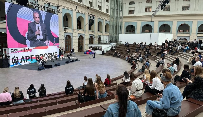 سفير ايران لدى موسكو: الثقافة والفن عنصران لاستقرار العلاقات بين الدول
