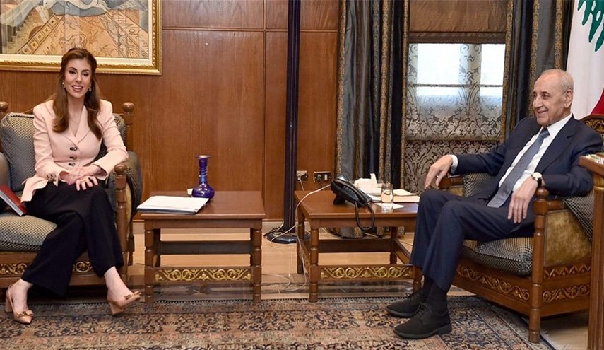 شاهد..مورغان أورتاغوس تخفي قلادتها خلال لقاءها بنبيه بري!