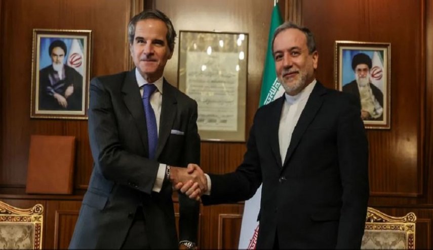 غروسي يشدد على أهمية التعاون مع طهران