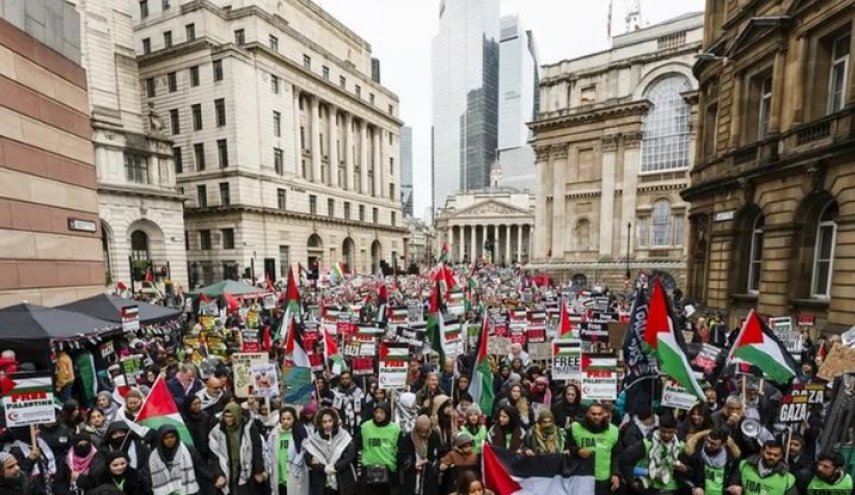 قادة يهود في بريطانيا يرفعون الشعار ضد نتنياهو