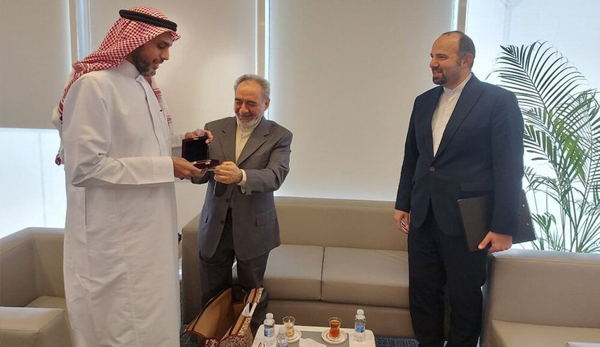 القنصل الإيراني في جدة يلتقي مدير فرع وزارة التجارة بمكة