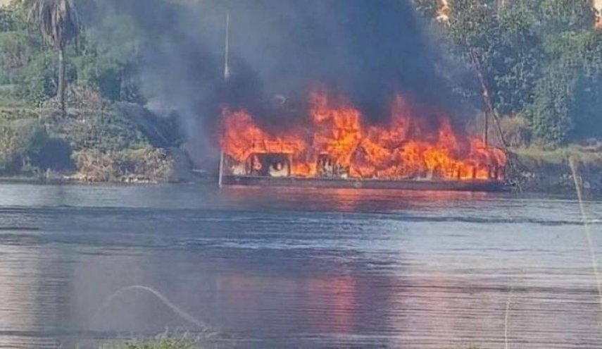 كارثة نهر الكونغو.. اشتعال النيران في قارب يودي بحياة 143 شخصاً