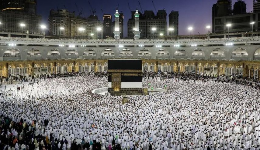  بعد 14 عامًا من التوقف..السعودية تعيد فتح باب العمرة للسوريين