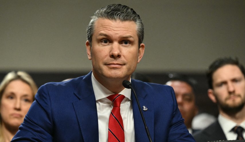 فضيحة جديدة.. تسريب معلومات سرية لوزير الدفاع الأميركي عبر سيغنال