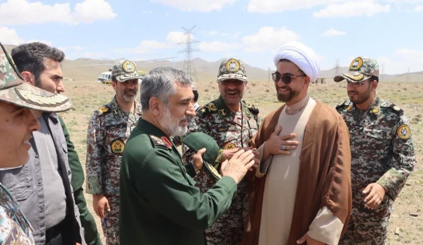 العميدان صباحي فرد وحاجي زادة يتفقدان الدفاعات الجوية في نطنز وخنداب