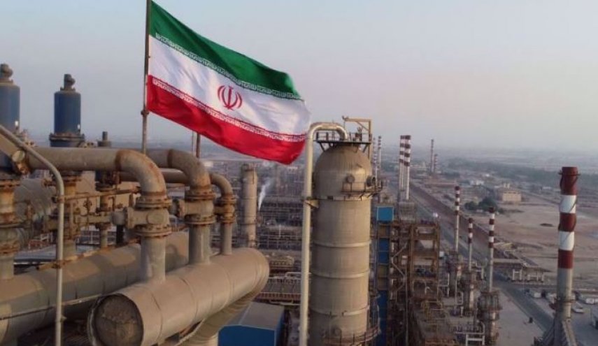 إيران وروسيا تتفقان على صفقات نفطية بقيمة أربعة مليارات دولار