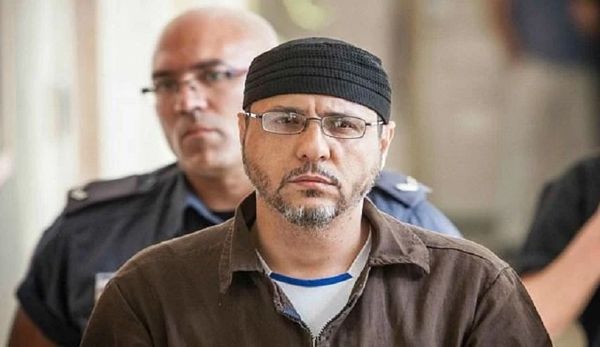 'البرغوثي' ينازع الحياة وسط تعذيب ممنهج وإهمال طبي