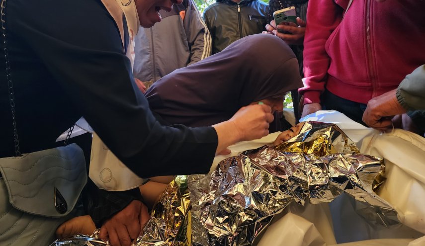 مجزرة جديدة.. 6 شهداء وإصابات بقصف شارع الجلاء شمالي غزة