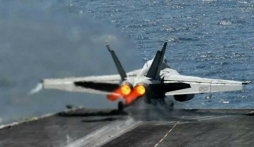 سقوط طائرة حربية أمريكية ثالثة في البحر الأحمر