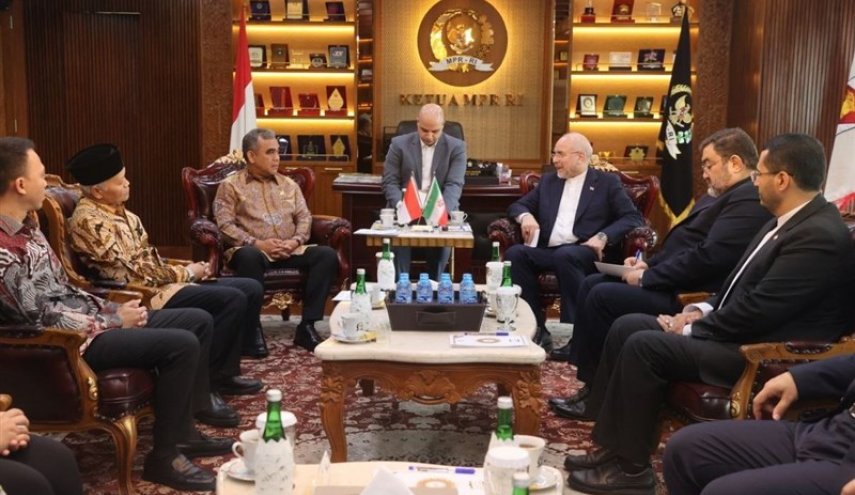 قاليباف يدعو الى تعزيز العلاقات مع اندونيسيا