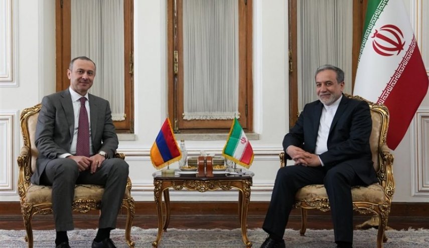 عراقجي: إيران مهتمة بتعزيز العلاقات مع أرمينيا