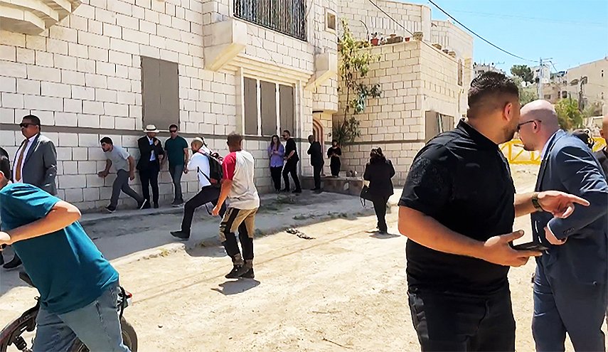 إدانة استهداف الاحتلال دبلوماسيين بالضفة وتزايد الضغوط عليه حول غزة 