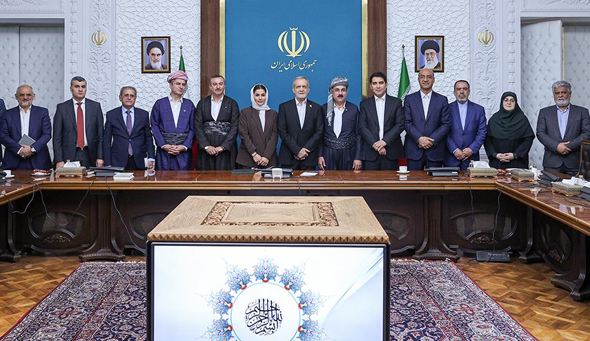 الرئيس الايراني يجتمع مع اربعة محافظين من كردستان العراق