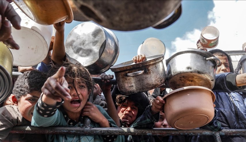 الإعلام الحكومي: الاحتلال يتعمّد تصعيد جريمة التجويع في غزة