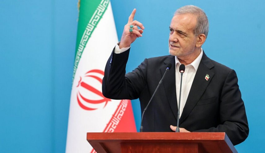 پزشکیان در حرم امام (ره): وحدت مسلمانان، طمع آمریکا و اسرائیل را نابود می‌کند